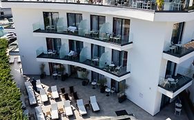 Blue Eye Hotel
